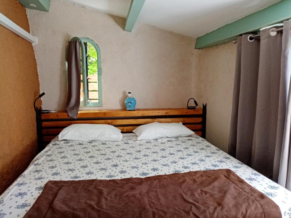 Bed and Breakfast L'Atelier à Saint-Maximin  Chambre photo