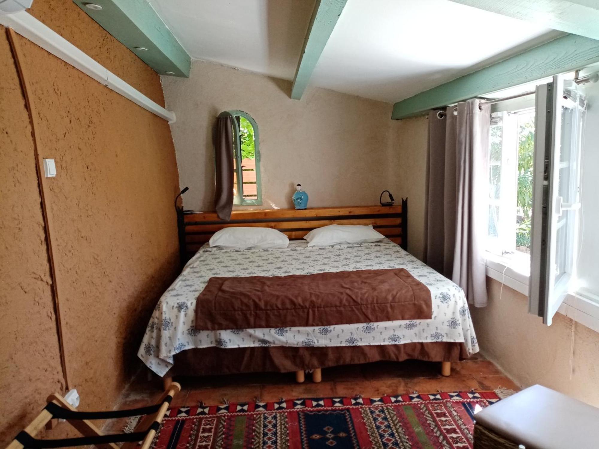 Bed and Breakfast L'Atelier à Saint-Maximin  Chambre photo